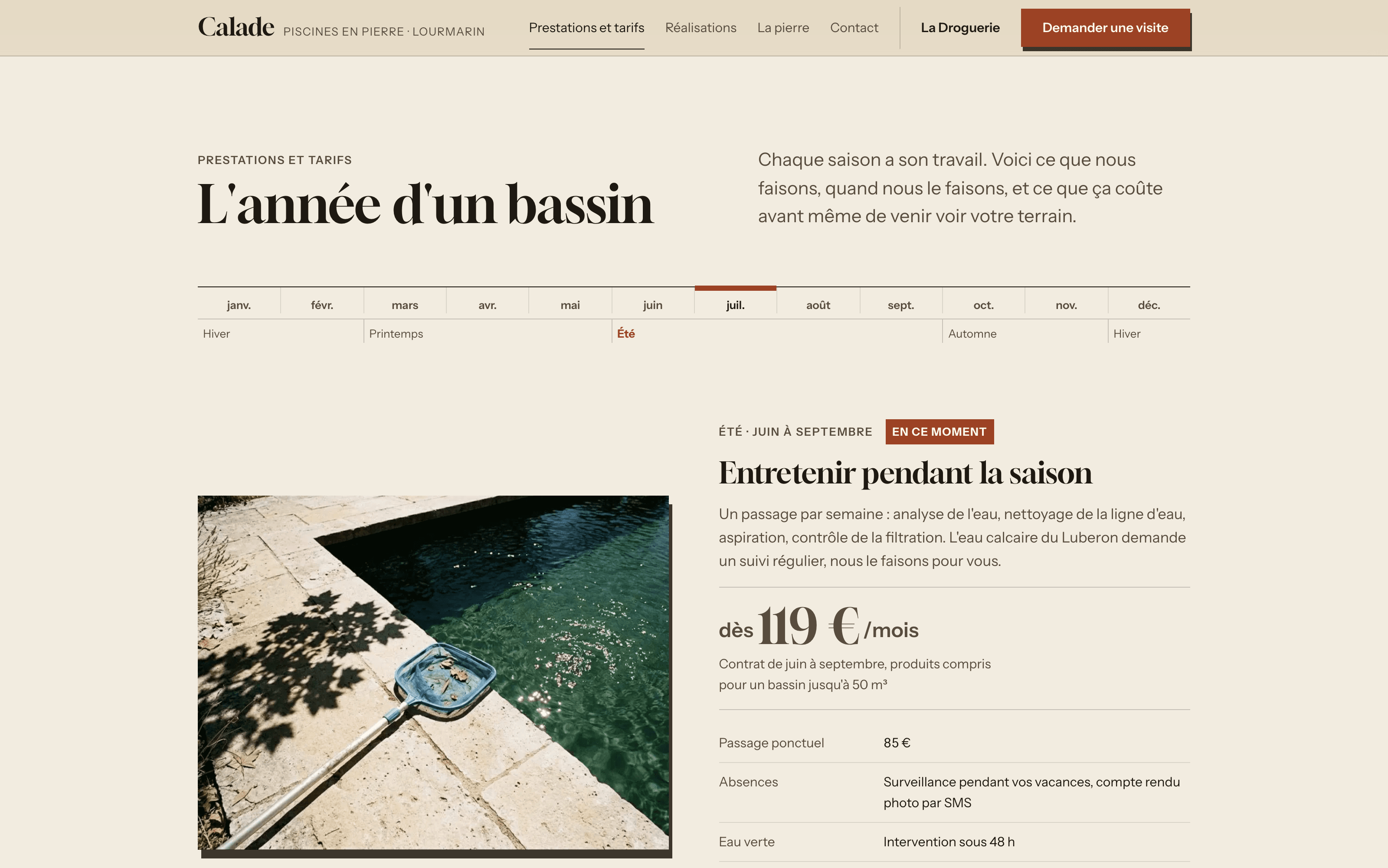 Site démo Calade Piscines : l'année d'un bassin, saison par saison, avec les prix